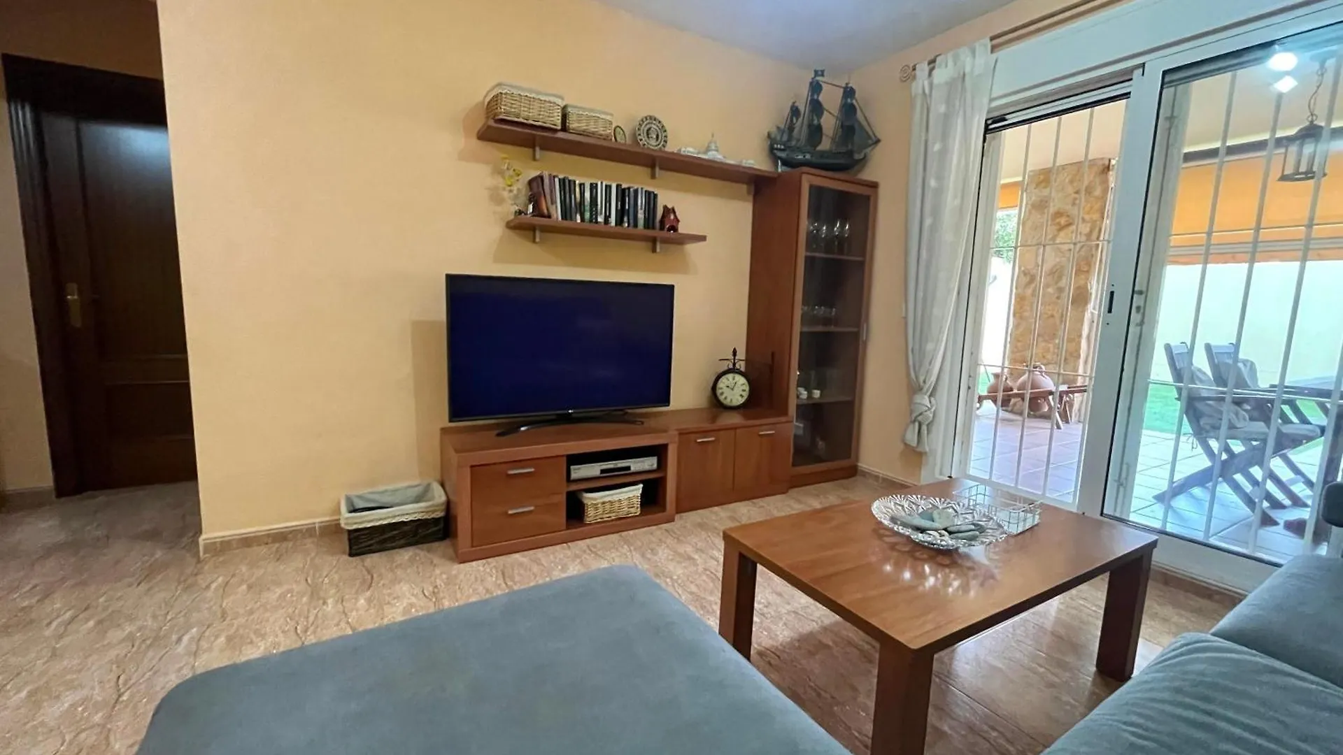 Almerimar Amplio Apartamento De 3 Habitaciones Con Piscina, Pista De Padel, Futbol Y Garaje Cubierto Para 2 Coches En Altas Entinas