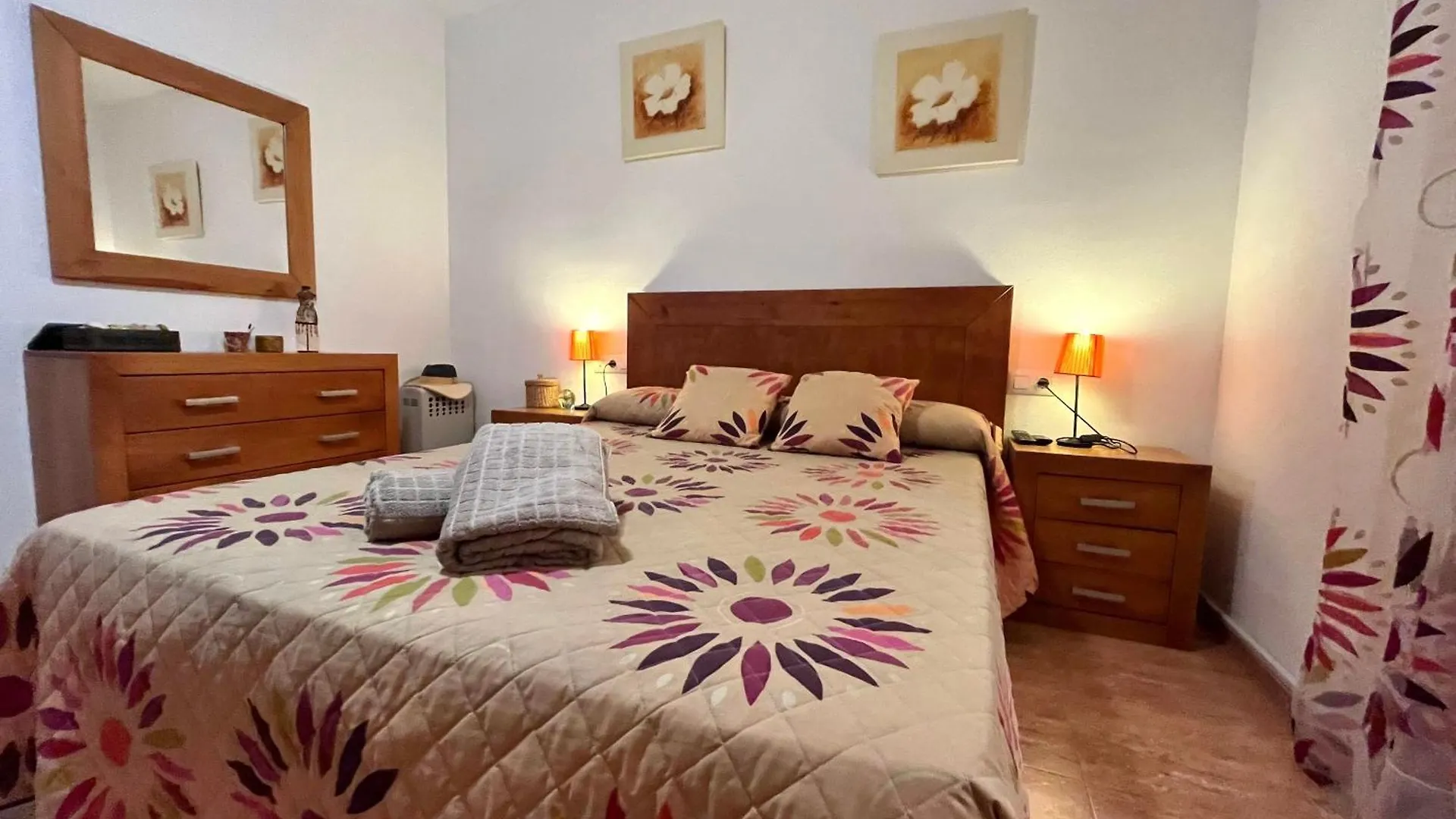 Almerimar Amplio Apartamento De 3 Habitaciones Con Piscina, Pista De Padel, Futbol Y Garaje Cubierto Para 2 Coches En Altas Entinas