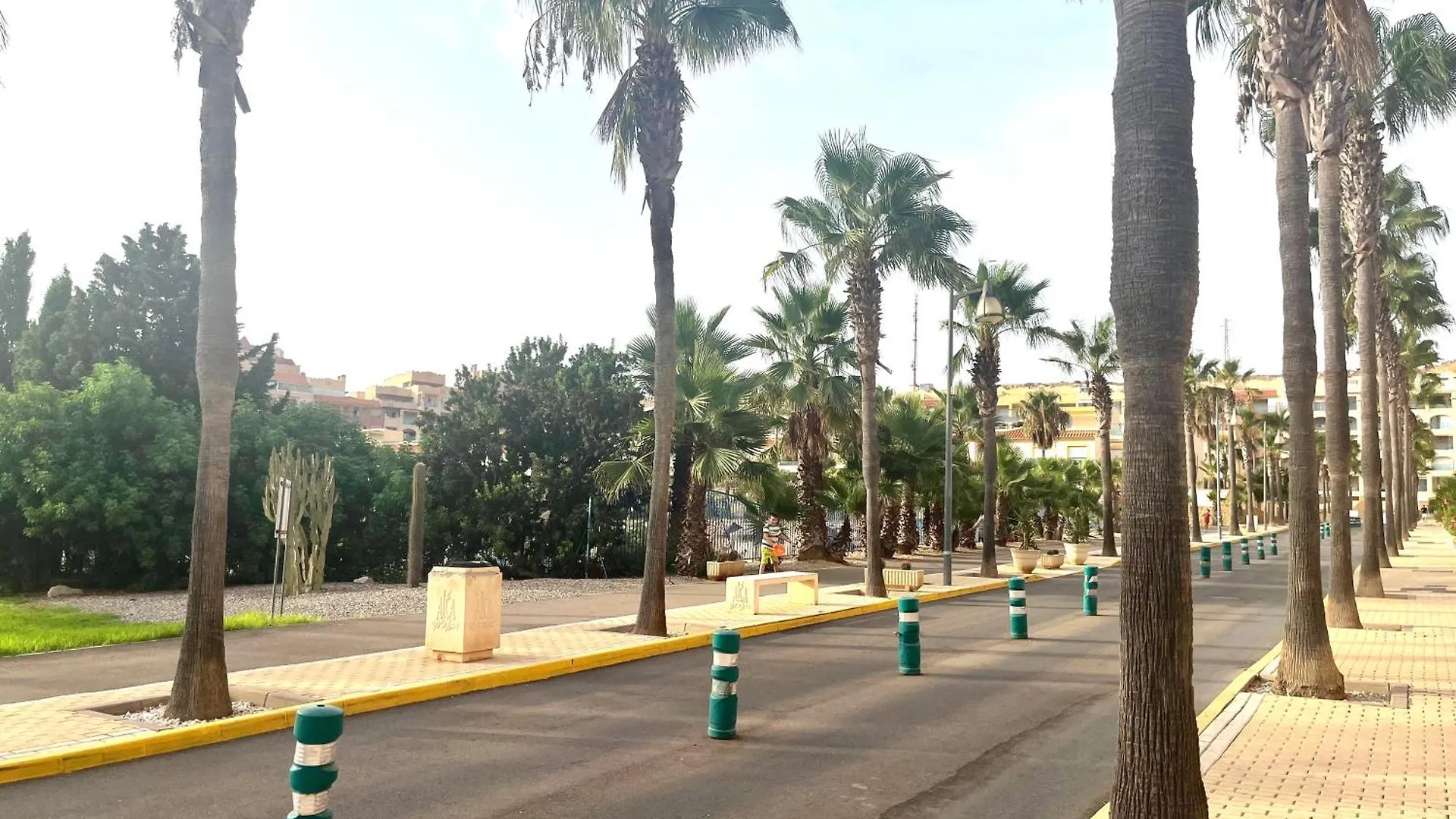 Apartment Almerimar Amplio Apartamento De 3 Habitaciones Con Piscina, Pista De Padel, Futbol Y Garaje Cubierto Para 2 Coches En Altas Entinas Spanien
