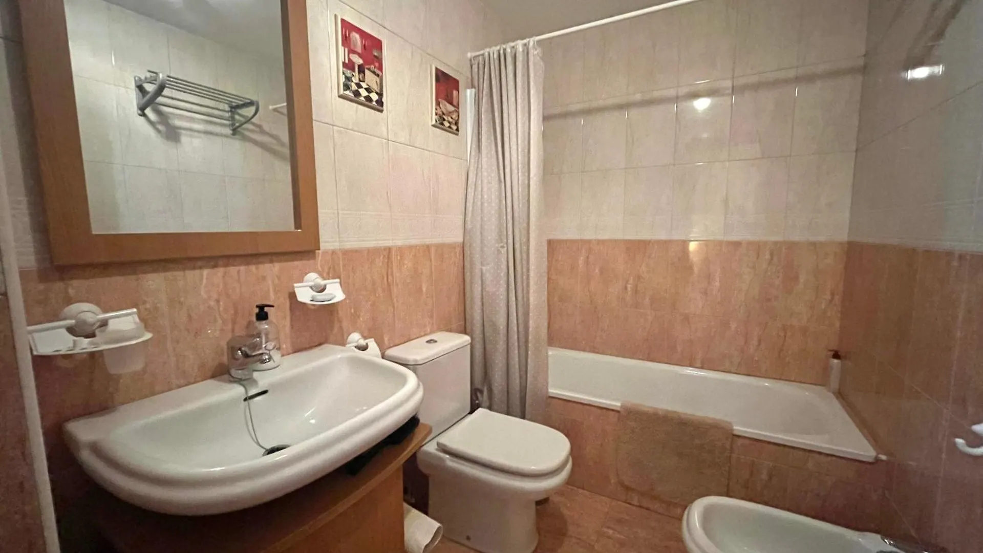 Almerimar Amplio Apartamento De 3 Habitaciones Con Piscina, Pista De Padel, Futbol Y Garaje Cubierto Para 2 Coches En Altas Entinas
