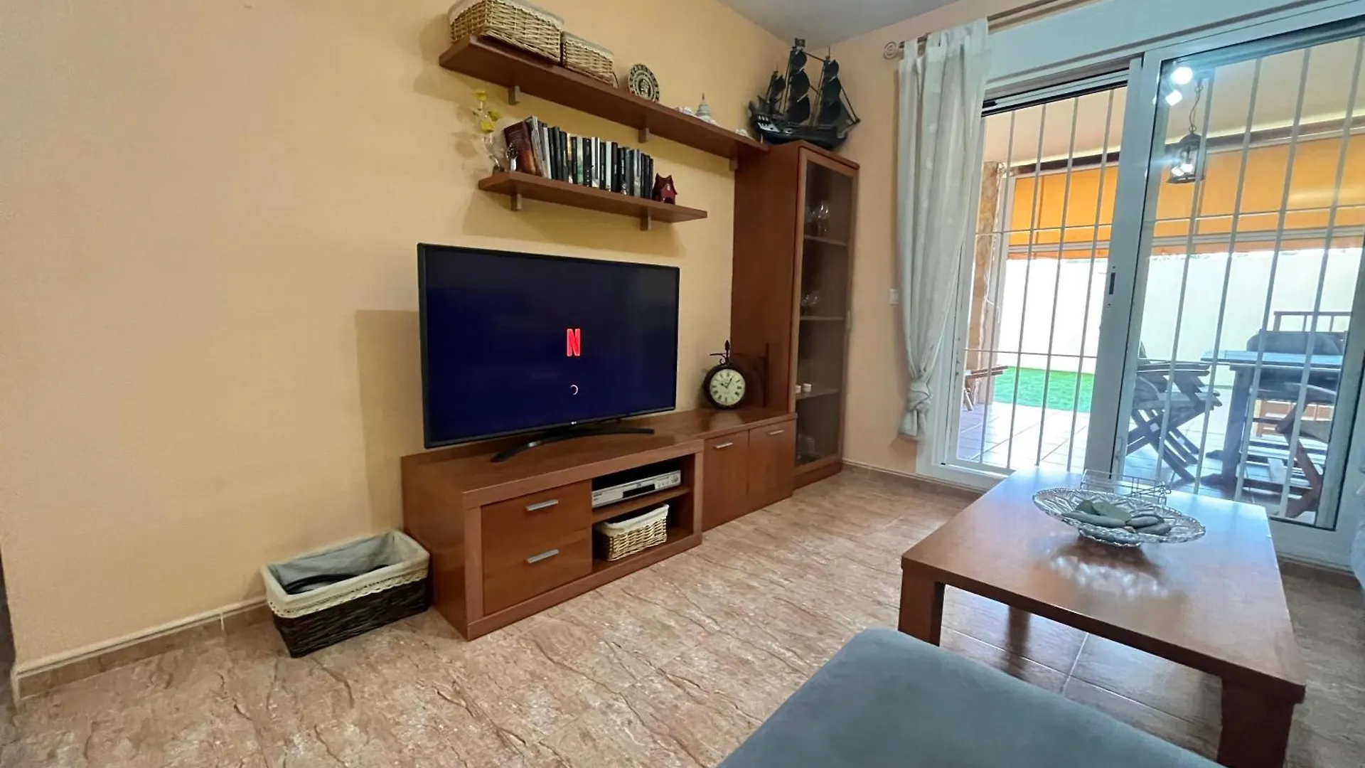 Apartment Almerimar Amplio Apartamento De 3 Habitaciones Con Piscina, Pista De Padel, Futbol Y Garaje Cubierto Para 2 Coches En Altas Entinas Spain