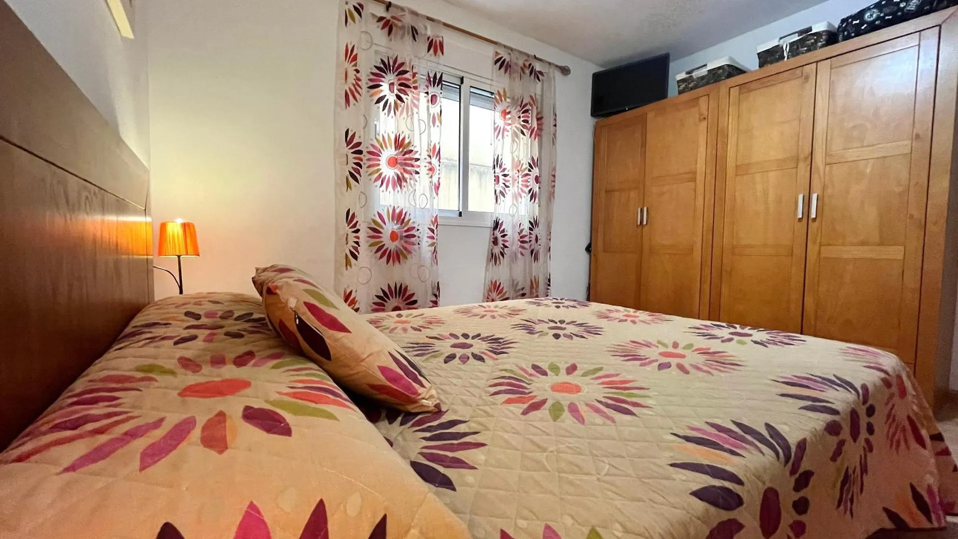 Almerimar Amplio Apartamento De 3 Habitaciones Con Piscina, Pista De Padel, Futbol Y Garaje Cubierto Para 2 Coches En Altas Entinas 0*,